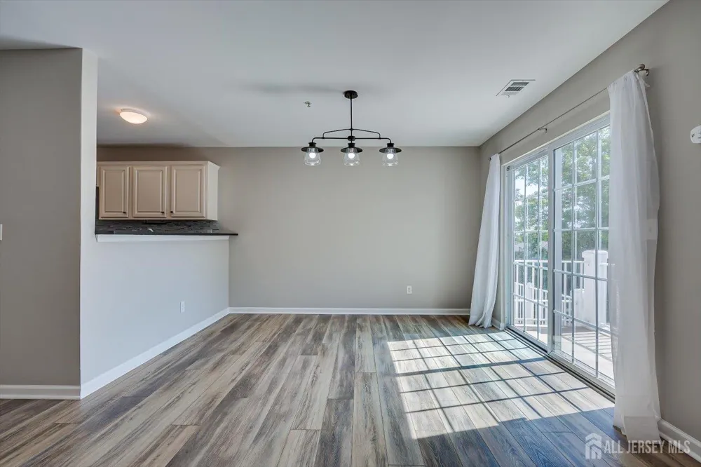 1092 Shadowlawn Drive Green Brook, NJ 08812