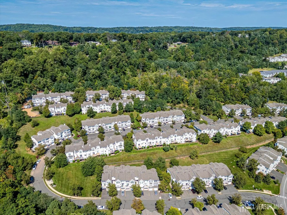 1092 Shadowlawn Drive Green Brook, NJ 08812