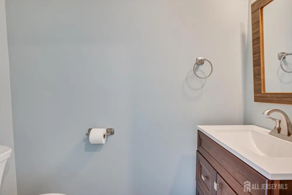 1092 Shadowlawn Drive Green Brook, NJ 08812