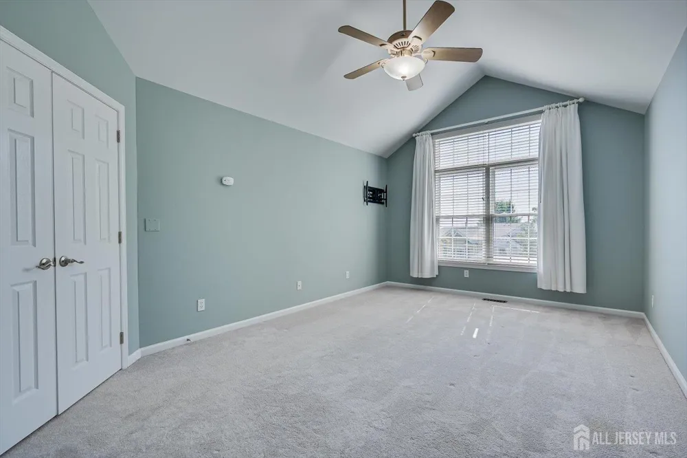 1092 Shadowlawn Drive Green Brook, NJ 08812