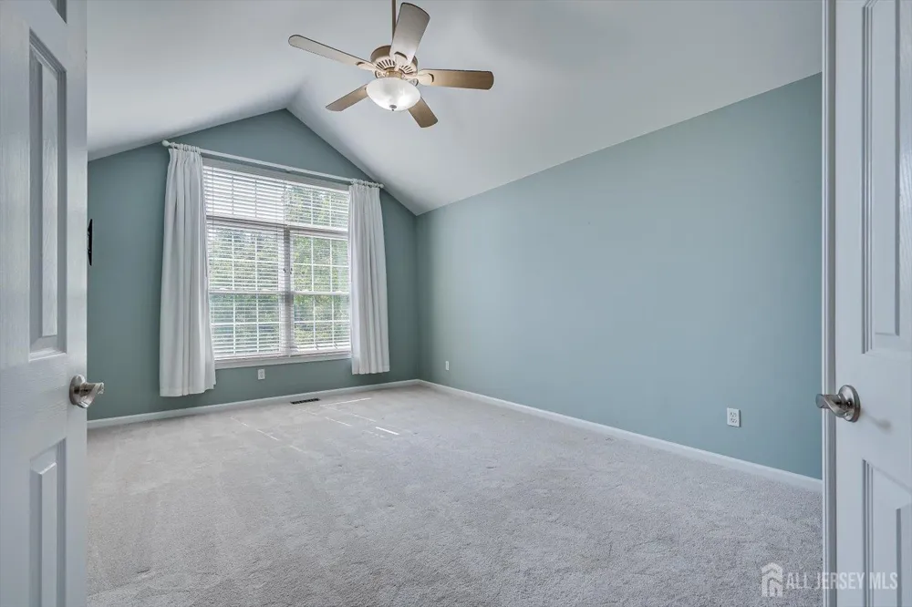 1092 Shadowlawn Drive Green Brook, NJ 08812