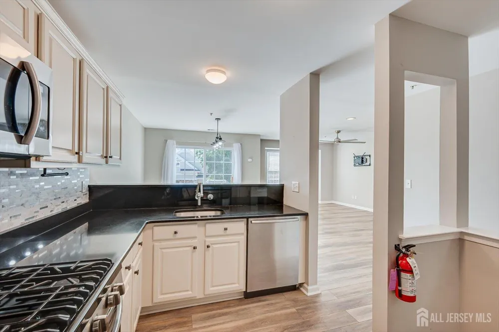 1092 Shadowlawn Drive Green Brook, NJ 08812
