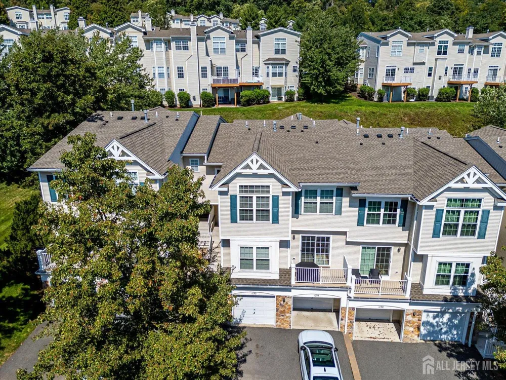 1092 Shadowlawn Drive Green Brook, NJ 08812