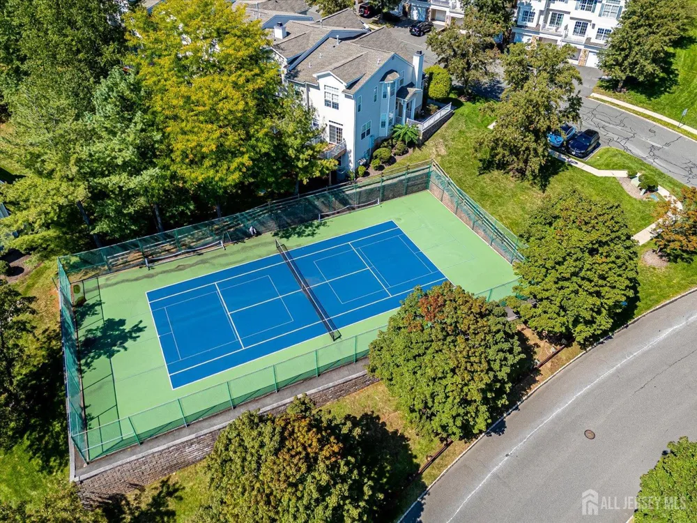 1092 Shadowlawn Drive Green Brook, NJ 08812