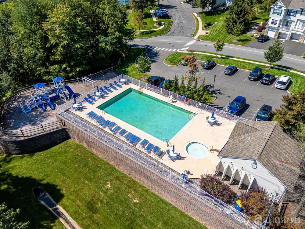 1092 Shadowlawn Drive Green Brook, NJ 08812