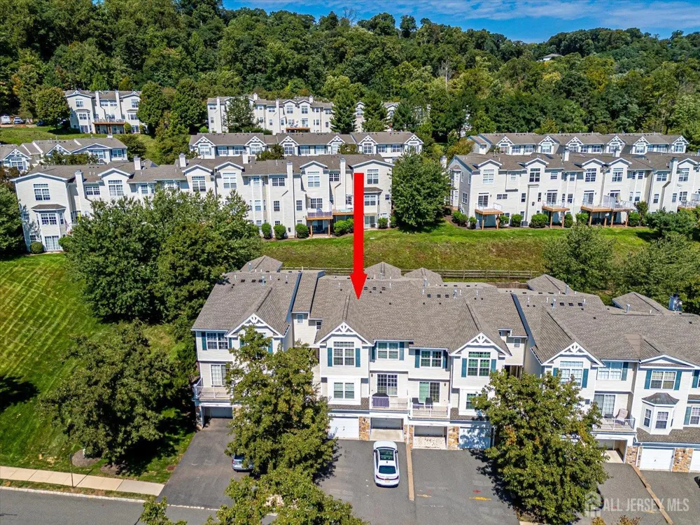 1092 Shadowlawn Drive Green Brook, NJ 08812