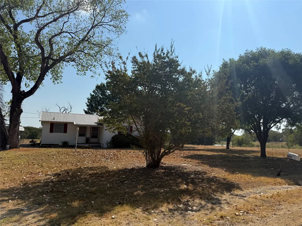1474 County Road 3370 Ladonia, TX 75449