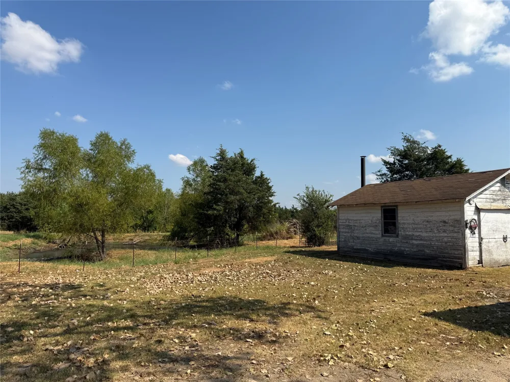 1474 County Road 3370 Ladonia, TX 75449