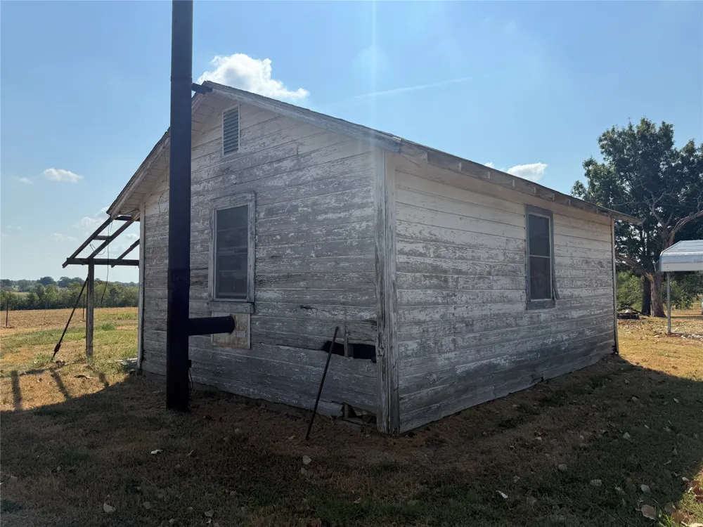 1474 County Road 3370 Ladonia, TX 75449