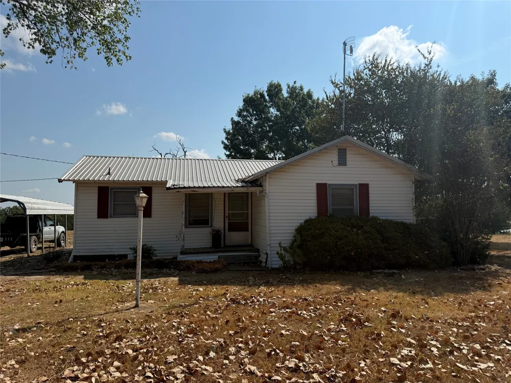 1474 County Road 3370 Ladonia, TX 75449