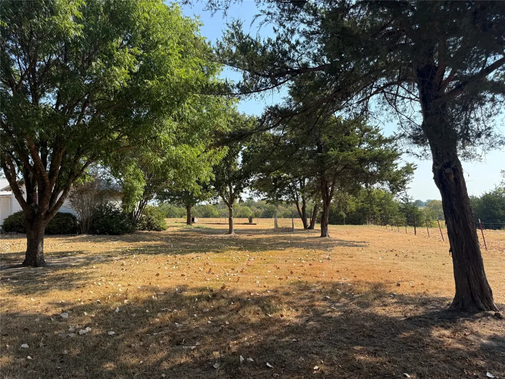 1474 County Road 3370 Ladonia, TX 75449