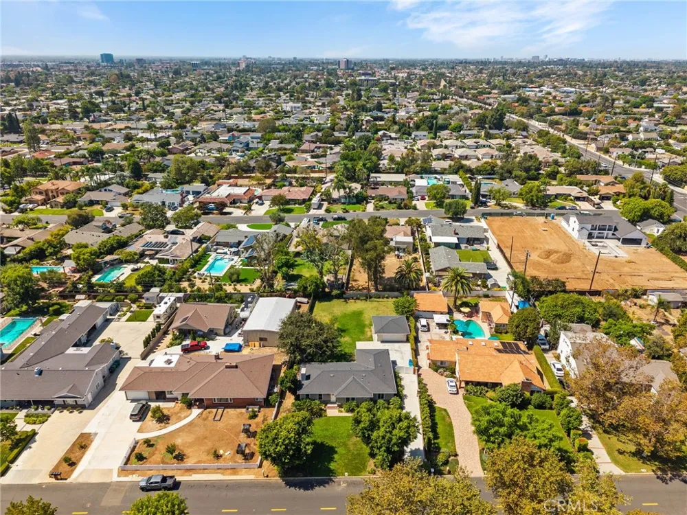 14701 Stratton Santa Ana, CA 92705