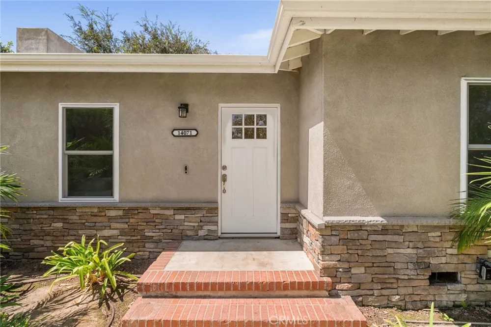 14701 Stratton Santa Ana, CA 92705