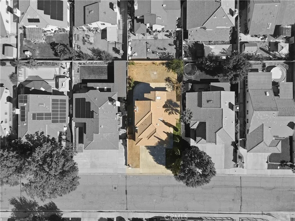 1563 E Kettering Lancaster, CA 93535