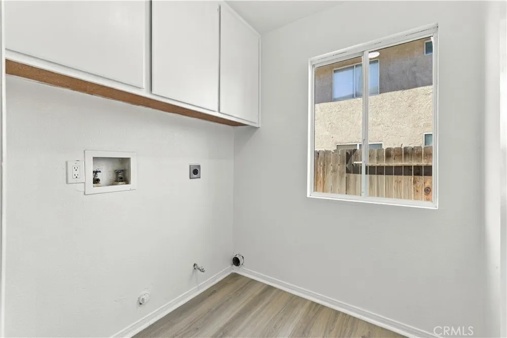 1563 E Kettering Lancaster, CA 93535