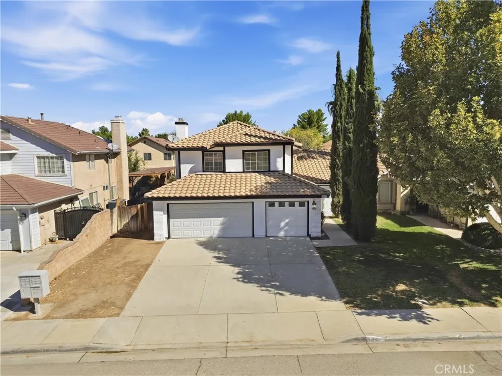 1563 E Kettering Lancaster, CA 93535