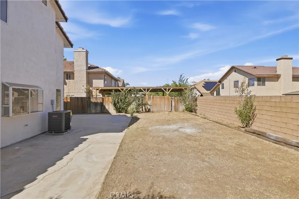 1563 E Kettering Lancaster, CA 93535