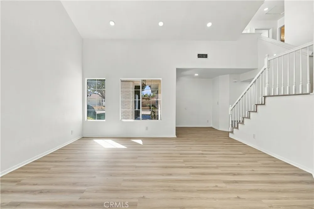 1563 E Kettering Lancaster, CA 93535