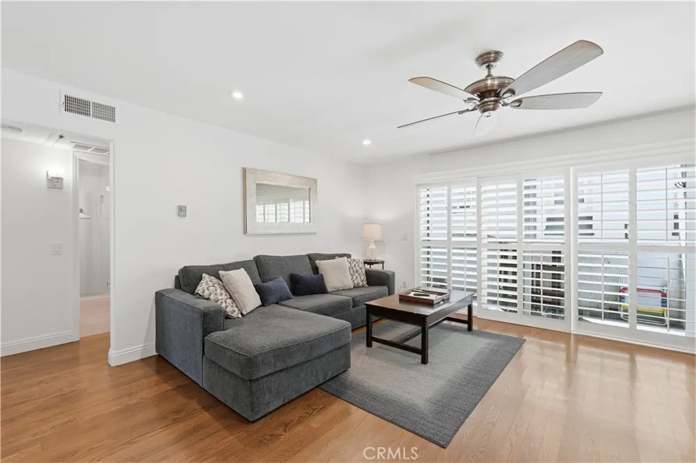 320 Hermosa #101 Hermosa Beach, CA 90254