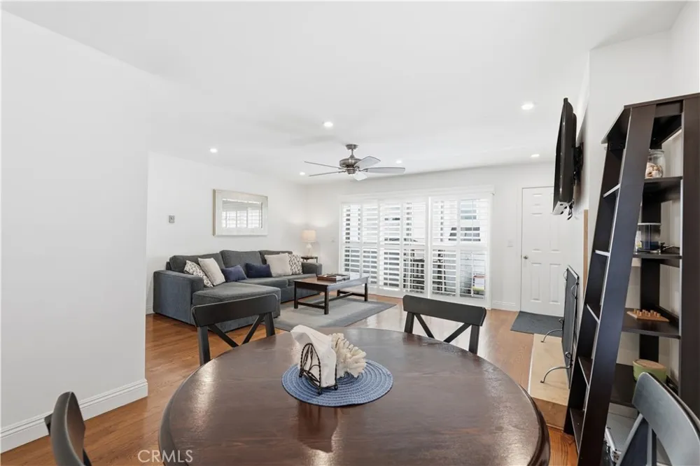 320 Hermosa #101 Hermosa Beach, CA 90254