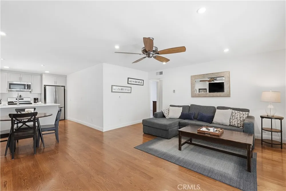 320 Hermosa #101 Hermosa Beach, CA 90254