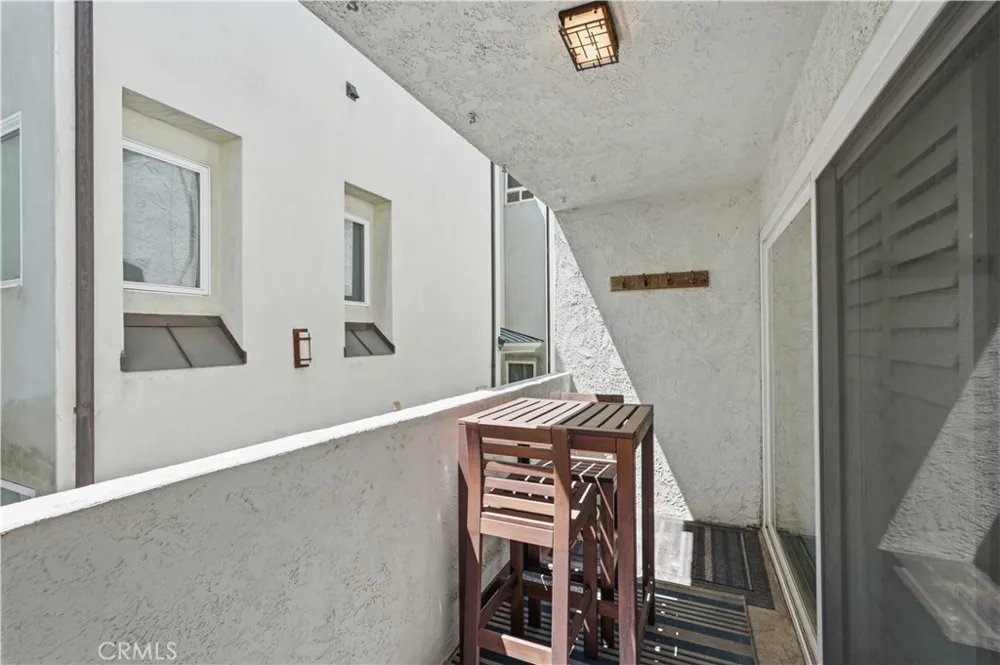 320 Hermosa #101 Hermosa Beach, CA 90254