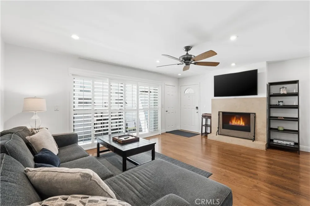 320 Hermosa #101 Hermosa Beach, CA 90254