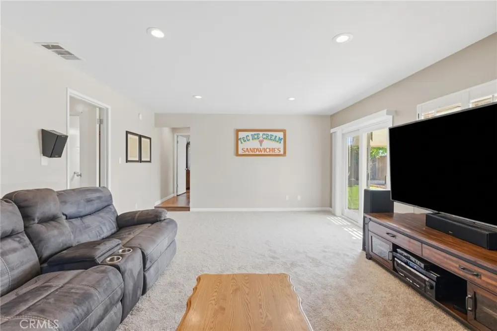 14612 Dunnet La Mirada, CA 90638