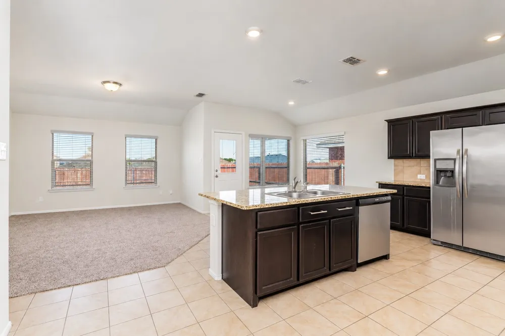 2208 Sadlers Creek Lane Fort Worth, TX 76108