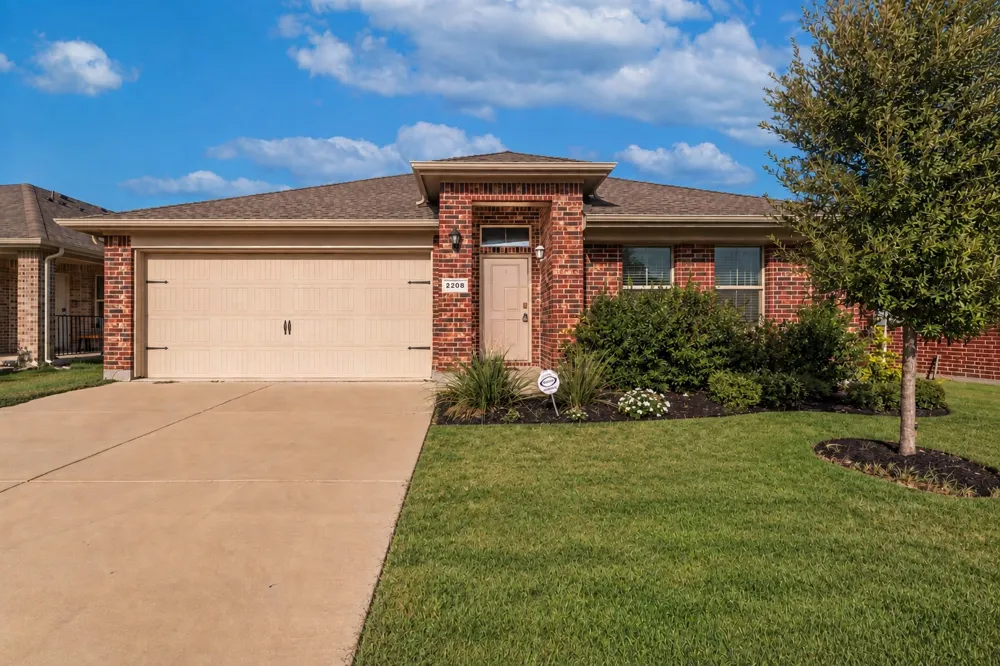 2208 Sadlers Creek Lane Fort Worth, TX 76108