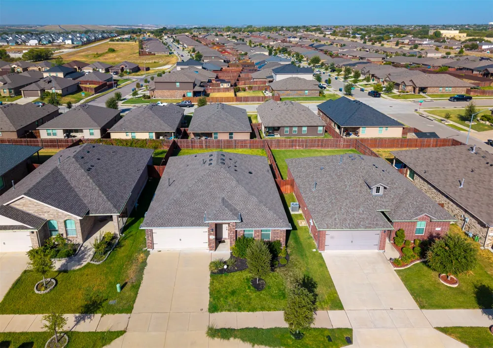 2208 Sadlers Creek Lane Fort Worth, TX 76108