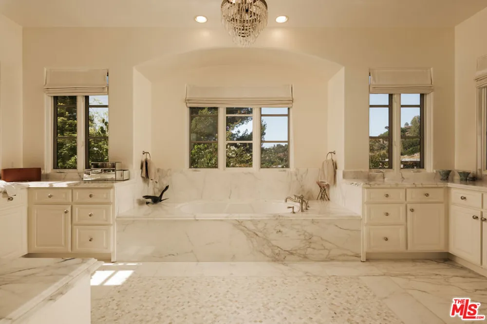 2481 Summitridge Drive Beverly Hills, CA 90210