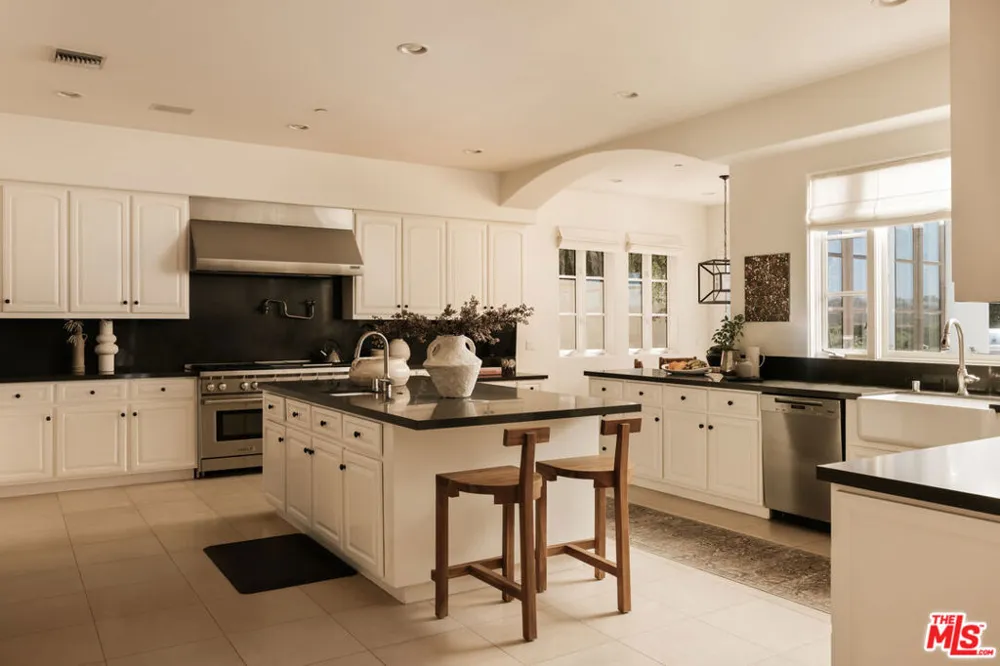 2481 Summitridge Drive Beverly Hills, CA 90210