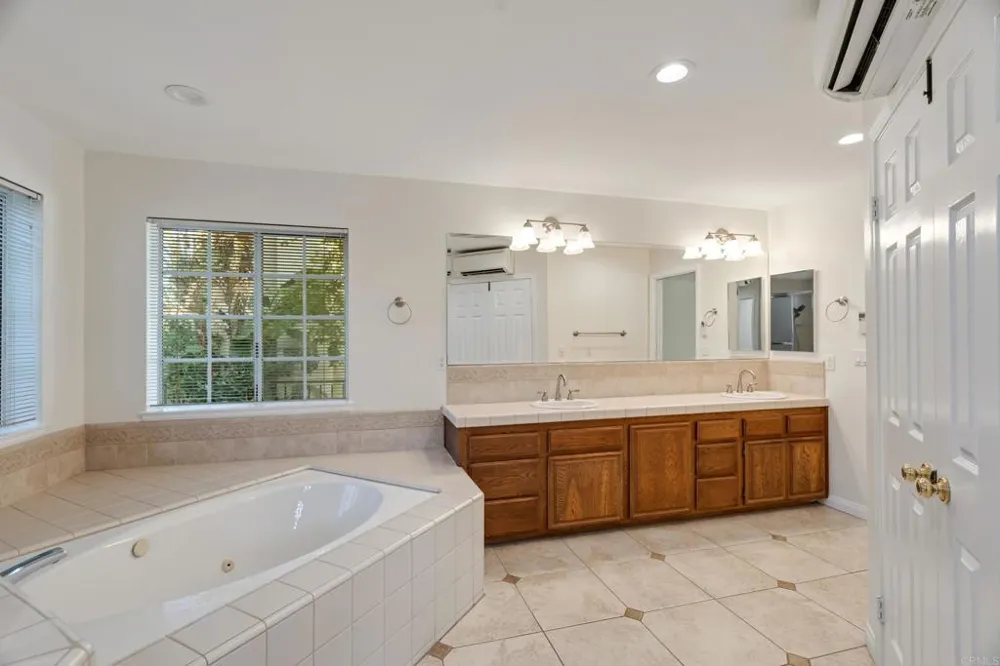 4126 Crestview Drive Lake Elsinore, CA 92530