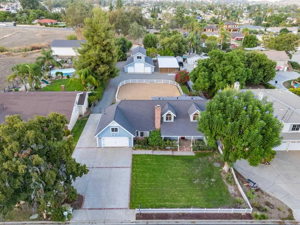 4126 Crestview Drive Lake Elsinore, CA 92530