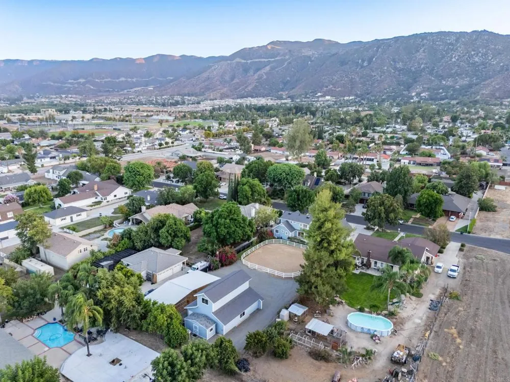 4126 Crestview Drive Lake Elsinore, CA 92530