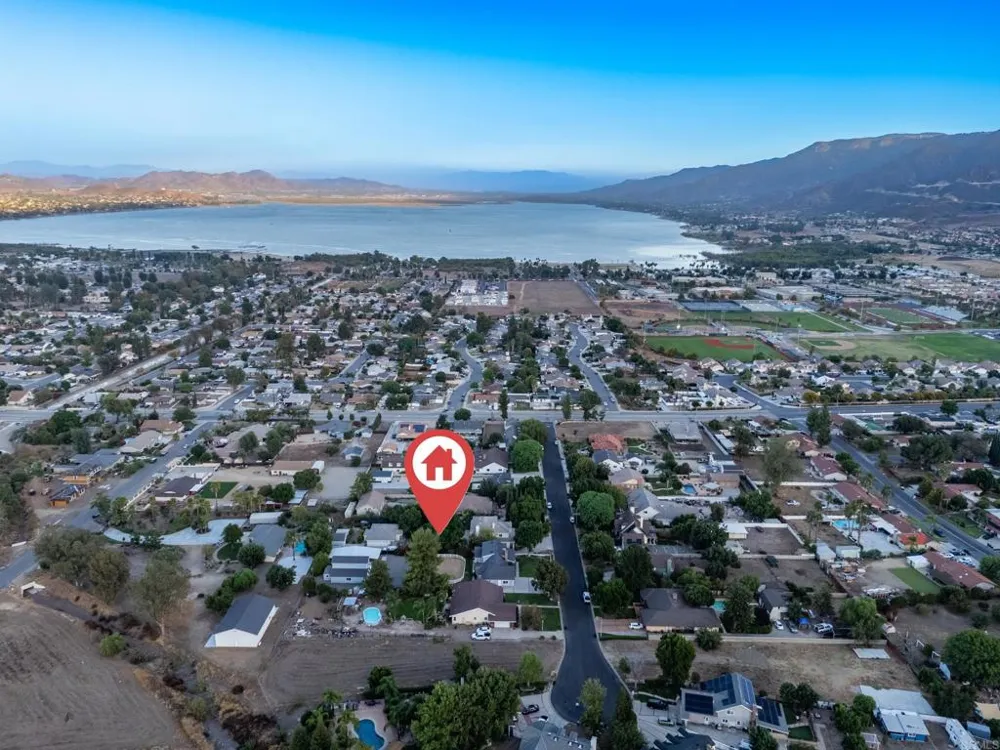 4126 Crestview Drive Lake Elsinore, CA 92530