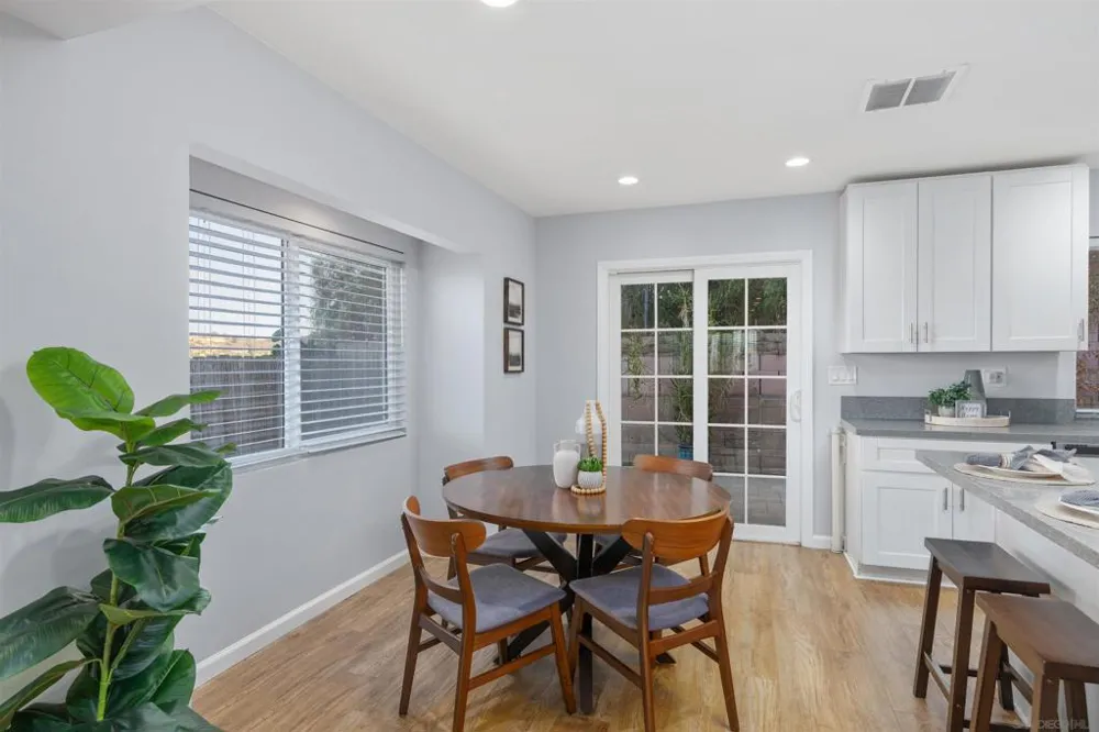 8837 Carmir Santee, CA 92071