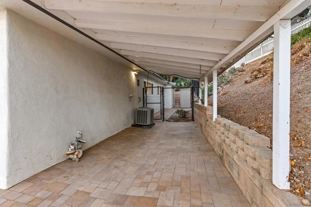 8837 Carmir Santee, CA 92071