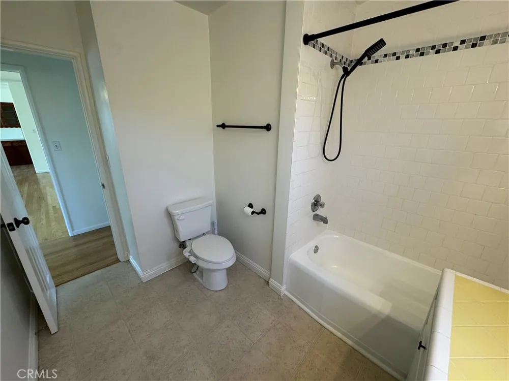 933 W Autumn Drive Anaheim, CA 92805