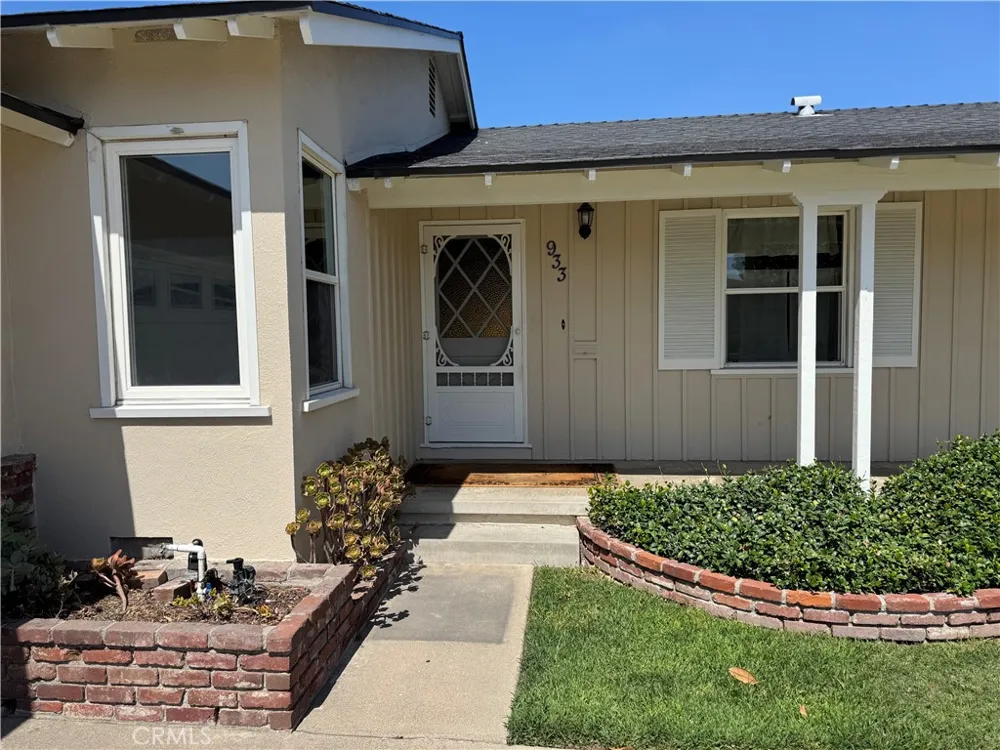 933 W Autumn Drive Anaheim, CA 92805