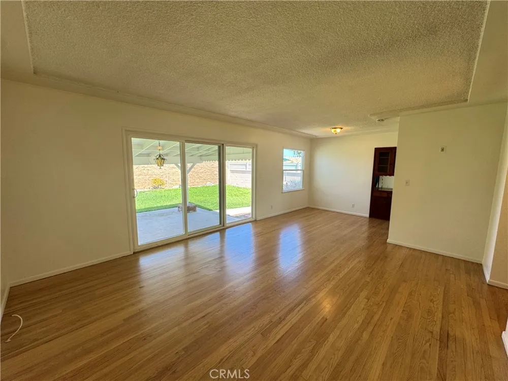 933 W Autumn Drive Anaheim, CA 92805