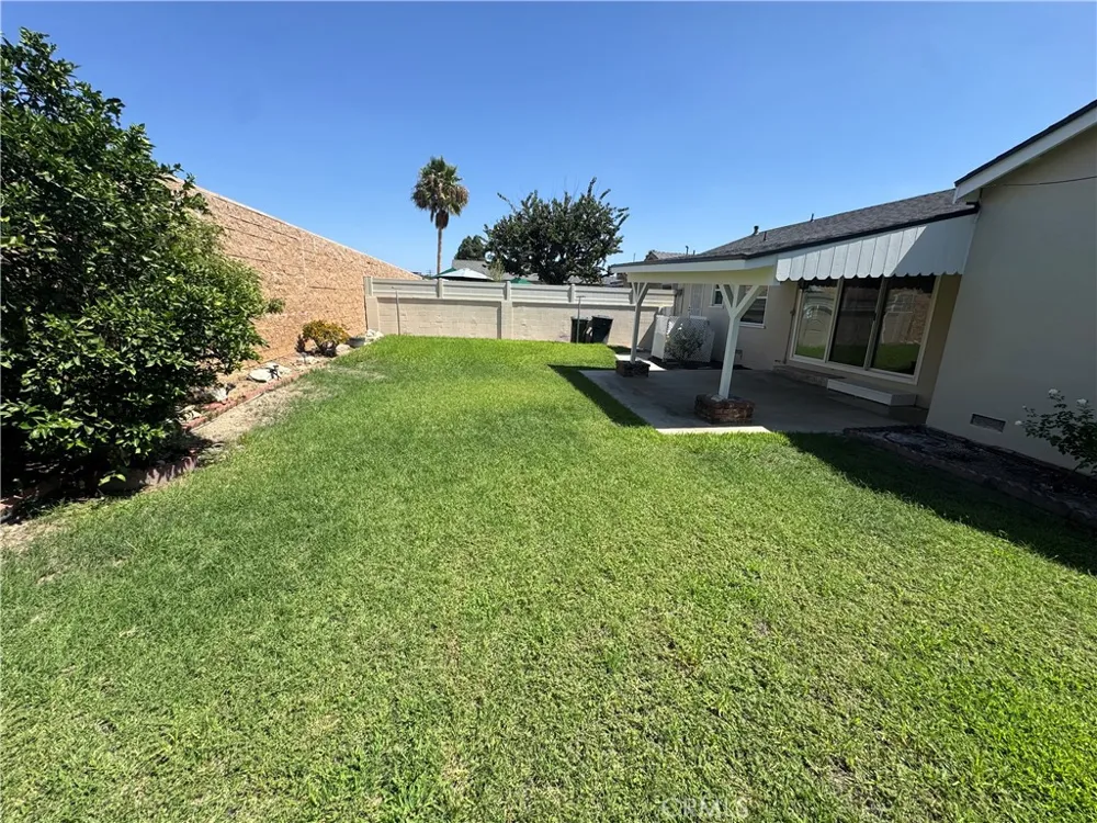 933 W Autumn Drive Anaheim, CA 92805