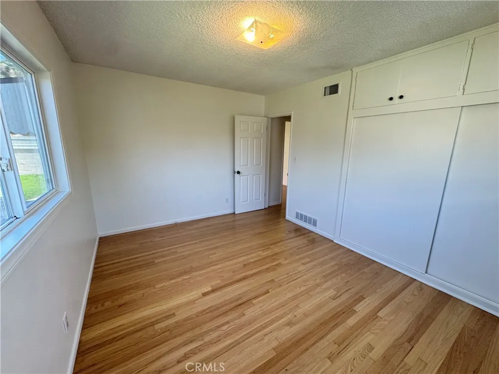 933 W Autumn Drive Anaheim, CA 92805