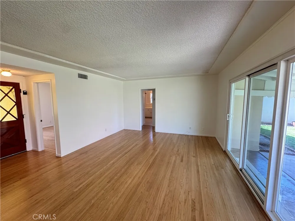 933 W Autumn Drive Anaheim, CA 92805