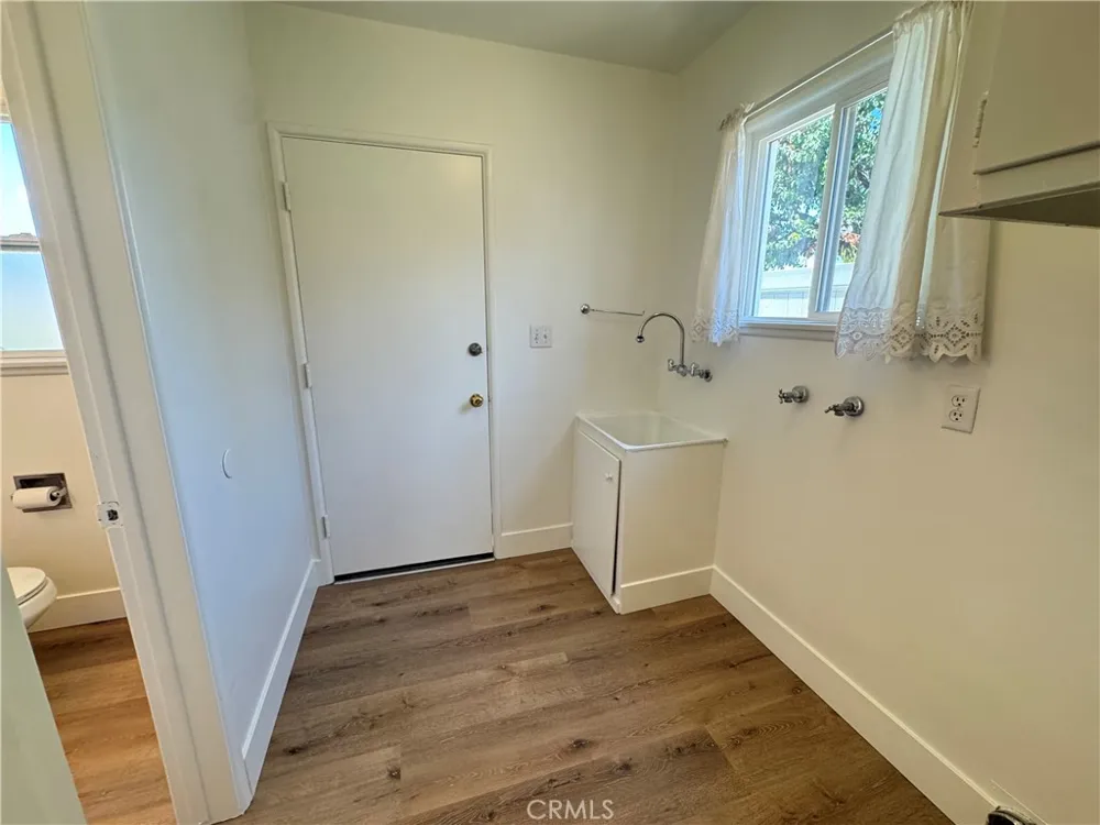 933 W Autumn Drive Anaheim, CA 92805