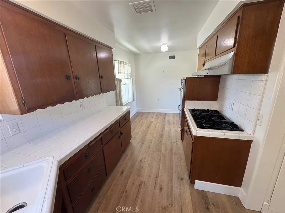 933 W Autumn Drive Anaheim, CA 92805