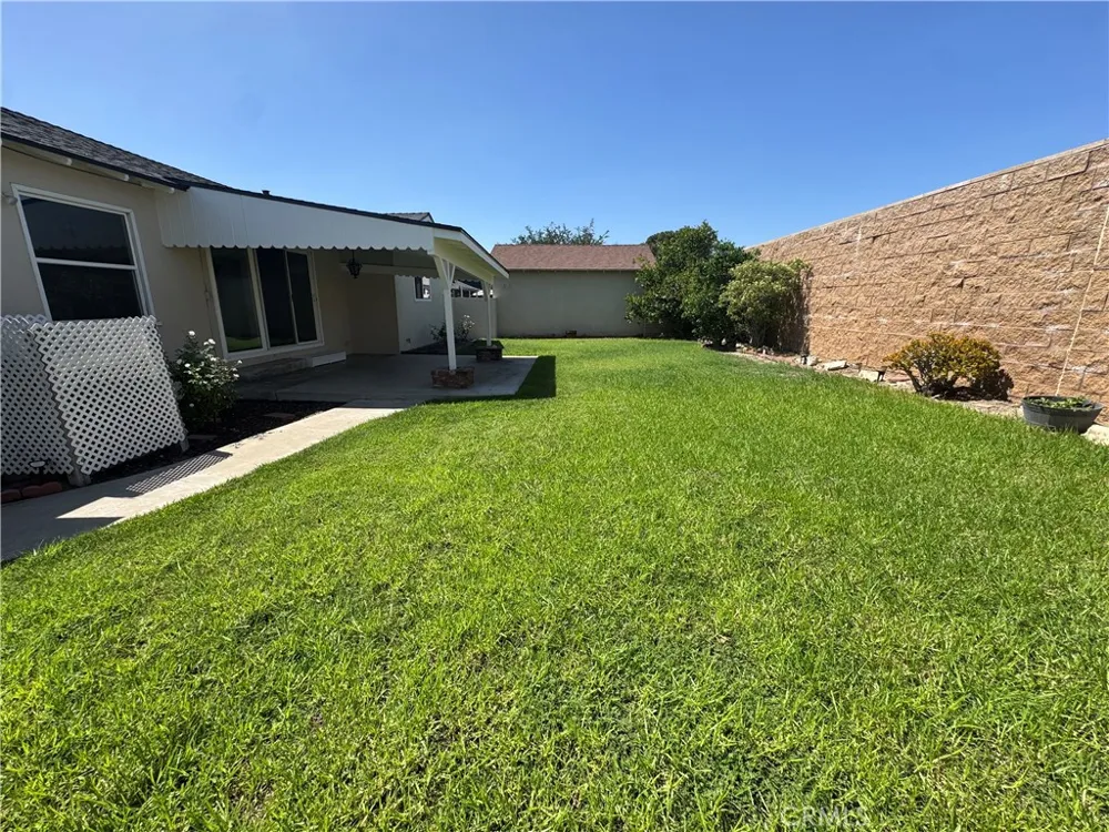 933 W Autumn Drive Anaheim, CA 92805