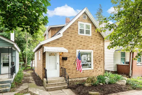 1570 Quarry Avenue NW