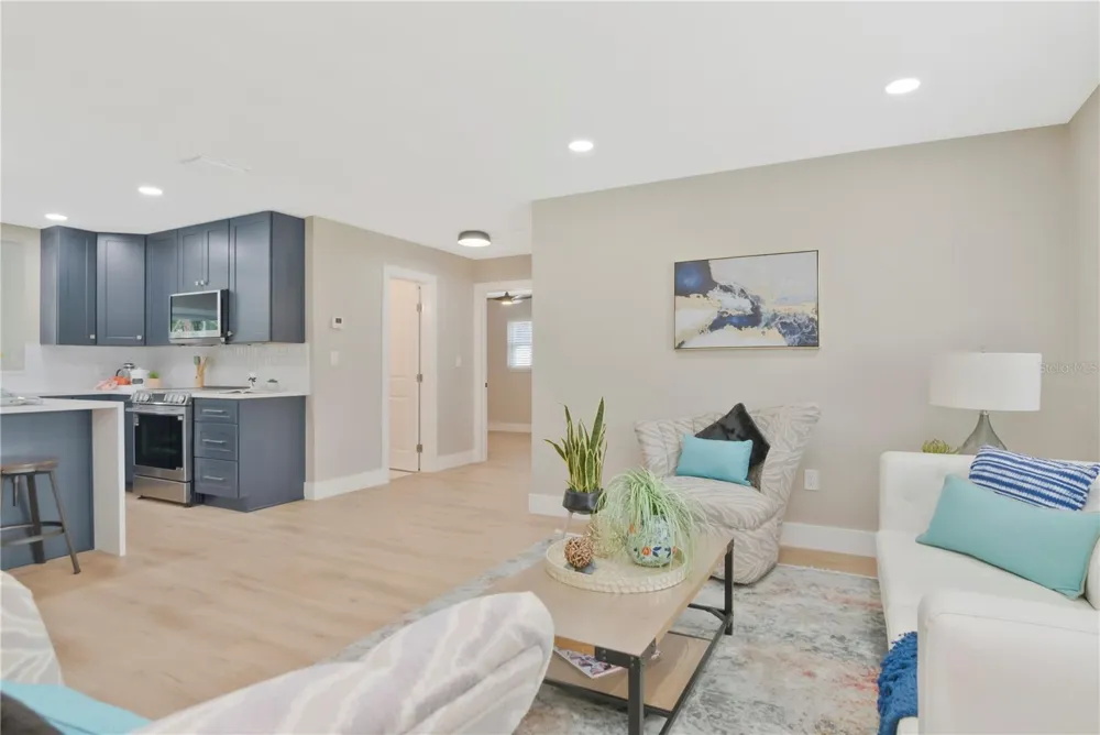 2587 60TH AVENUE S St Petersburg, FL 33712